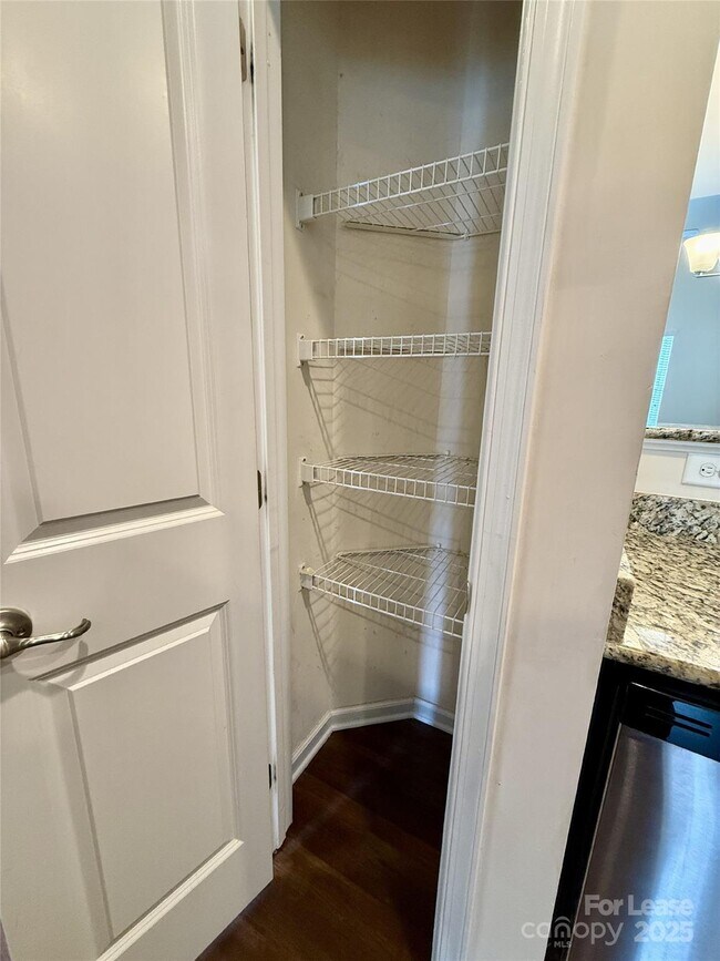 Building Photo - 9516 Birkwood Ct