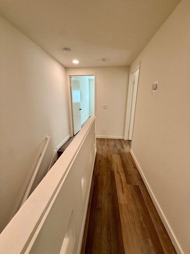 Building Photo - Updated 3-Bedroom Tri-Level Condo w/Bonus Room, Laundry & Garage in Prime Chatsworth!