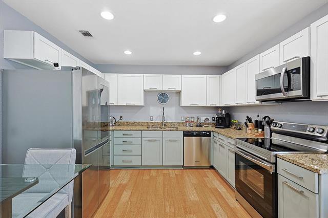 Building Photo - 2722 Knight St