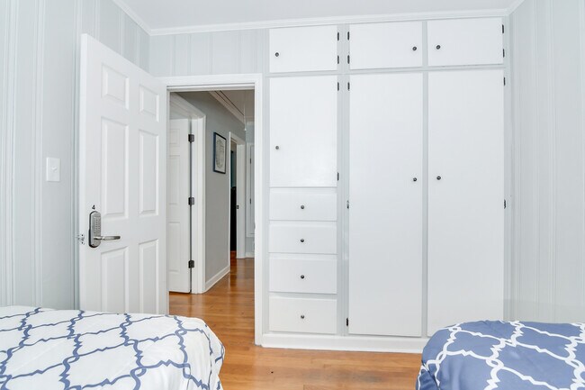 Building Photo - 1127 Magnolia Dr