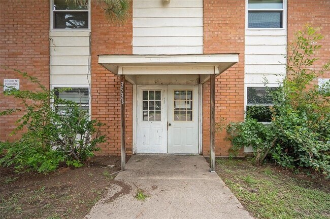 Building Photo - 3532 Midwest Dr