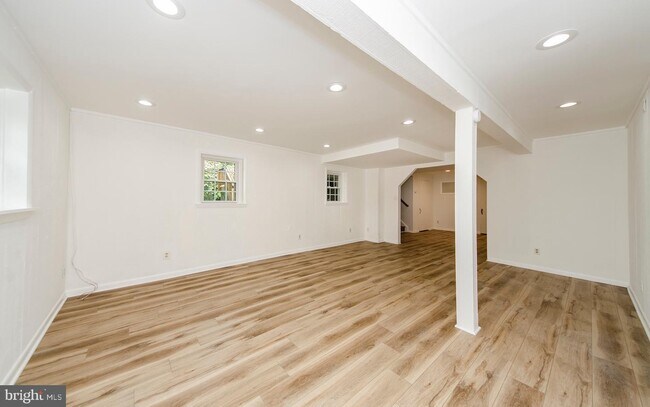 Building Photo - 628 Tazewell Rd NW