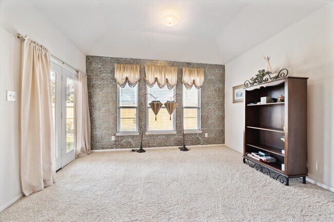 Building Photo - 2088 Silverthorn Ln