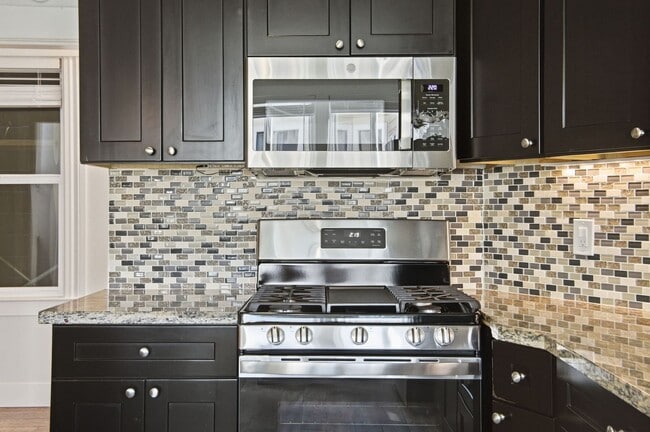 Building Photo - 1473 Clay St