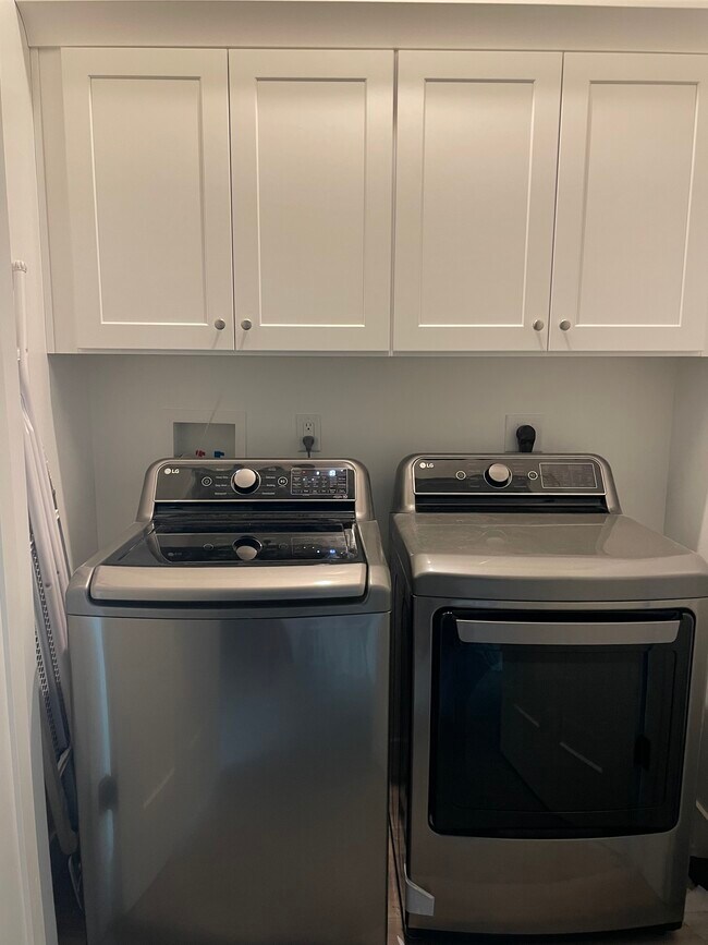 Third Floor Washer Dryer Room - 1009 S 2740 E