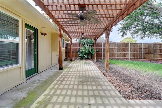 Building Photo - 1321 Clover Dr