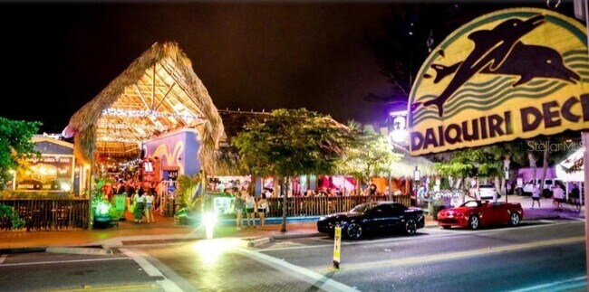 Building Photo - 1308 Old Stickney Point Rd