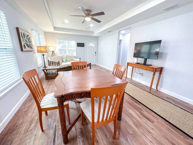 Building Photo - 942 SE 7th Ave