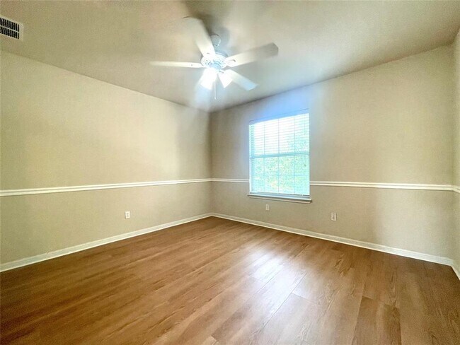 Building Photo - 20625 Farm Pond Ln