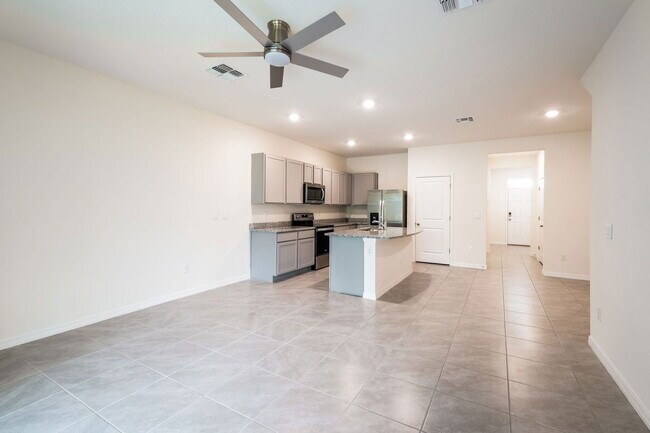Building Photo - 11166 Crescent Deer Dr