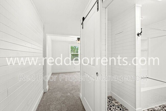 Building Photo - 957 Woodhill Dr
