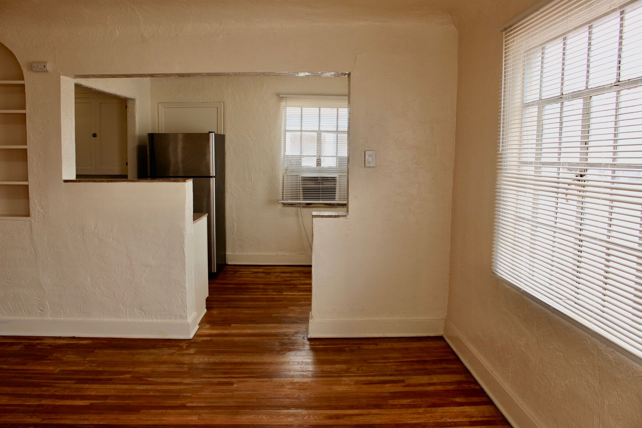 Hardwood Floors - 214 Pine St SE