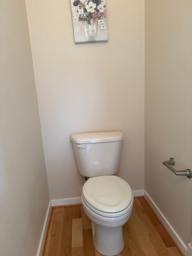 Building Photo - Beautiful 2 bedroom Townhouse in Issaquah ...