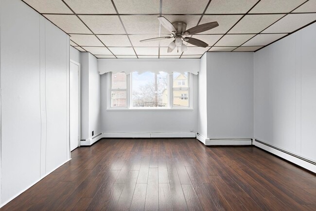 Building Photo - 28 E 49th St