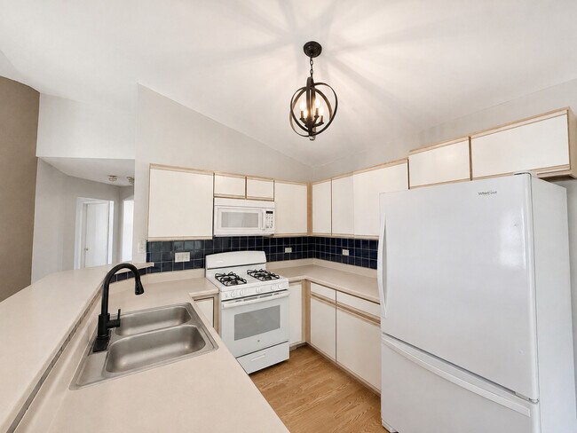 Building Photo - 7134 S Stratton Ln
