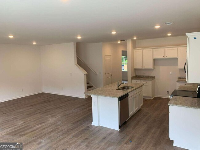 Building Photo - 200 Dragon Dr