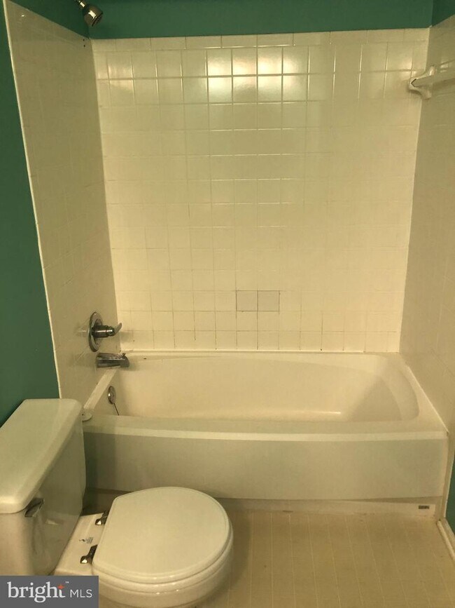 Building Photo - 20073 Dunstable Cir