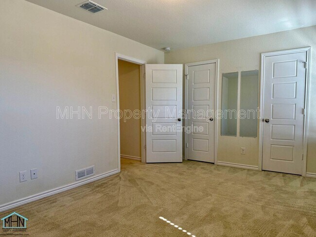 Building Photo - 1311 Swan Ct