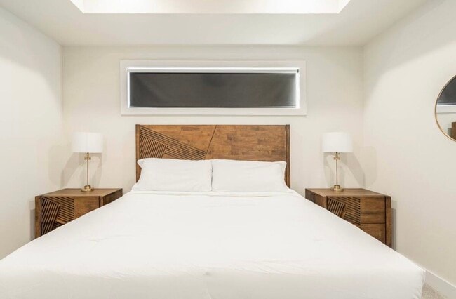 Building Photo - 10211 Las Nubes Ave