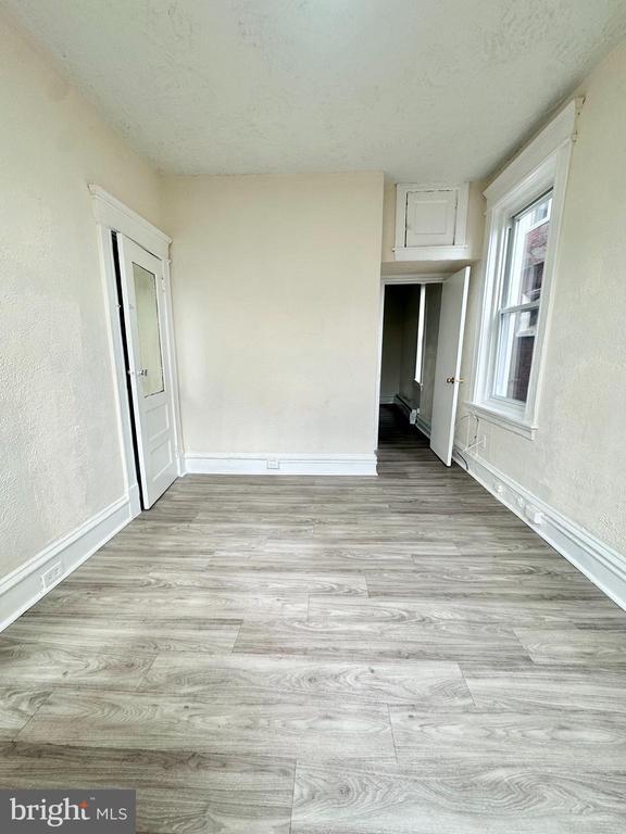 Building Photo - 5040 Walnut St