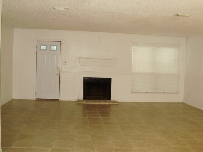 Building Photo - 2107 Shiveley Cir