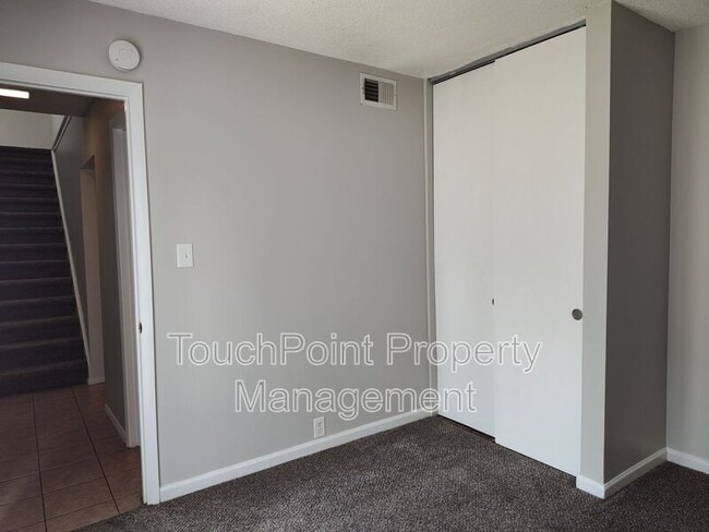 Building Photo - 7001 Stonington Ln