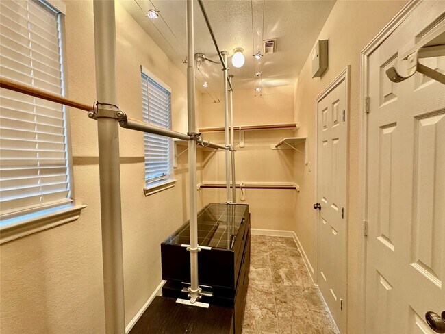 Building Photo - 1818 Maidenhair Ln
