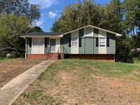 Building Photo - MOVE IN SPECIAL AVAILABLE!!