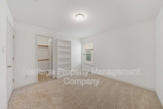 Building Photo - 9683 Shorebird Ln