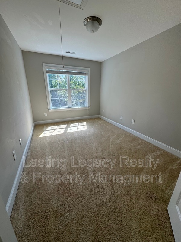Building Photo - 837 Silver Leaf Dr