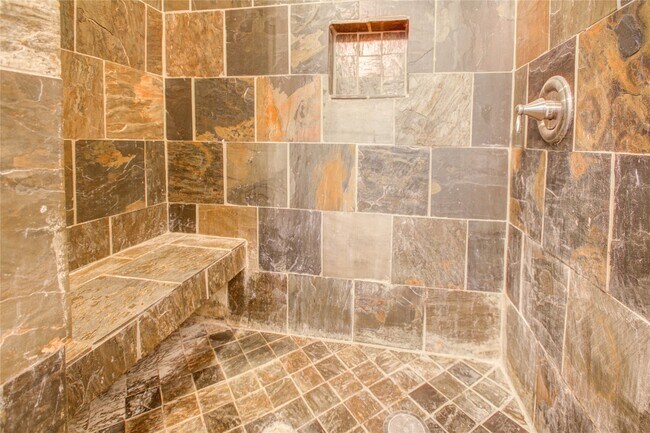 Building Photo - 5311 Palmetto St