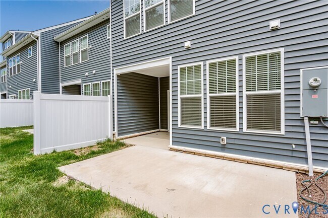 Building Photo - 18353 Palisades Ct