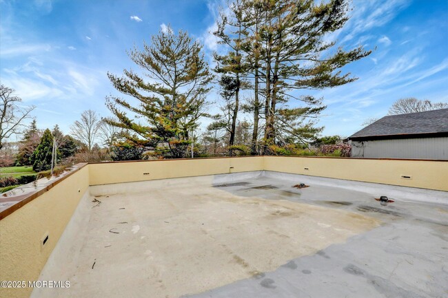 Building Photo - 143 Lincoln Ave