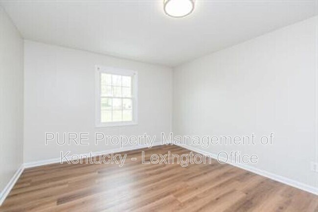 Building Photo - 459-120 Sycamore Ct