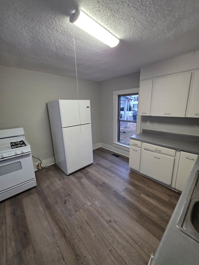 Building Photo - 1008 Kenilworth Ave