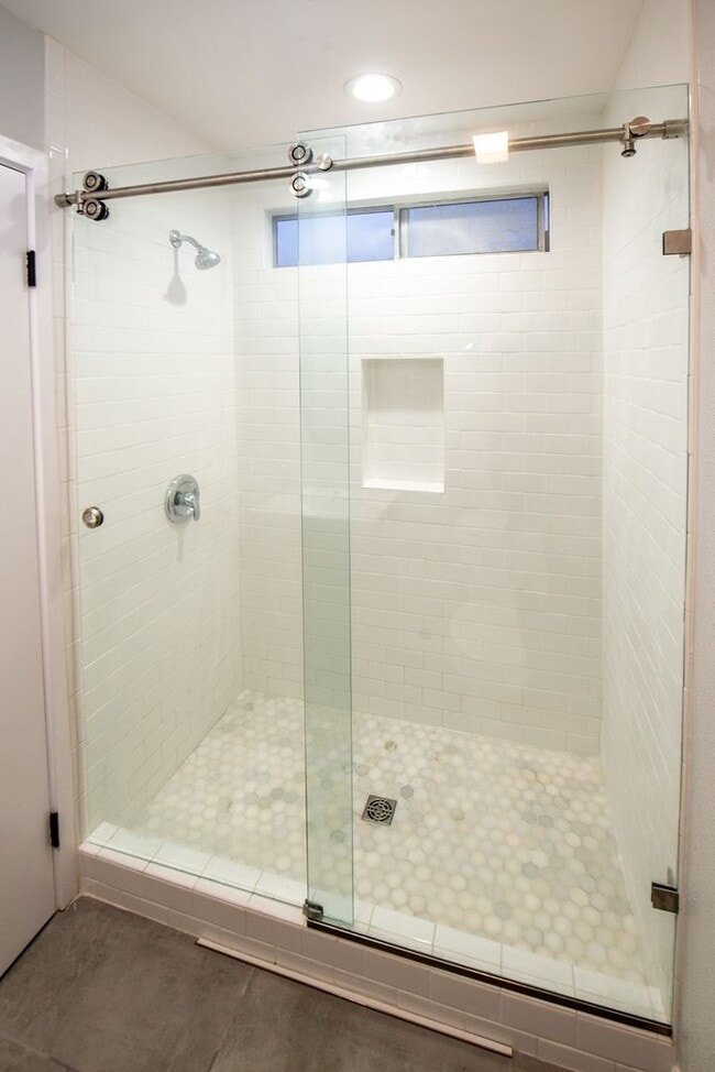 Building Photo - Fully Remodeled Townhouse in Gated Gardena...