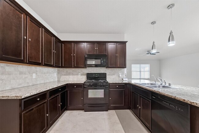 Building Photo - 17711 Rose Summit Ln