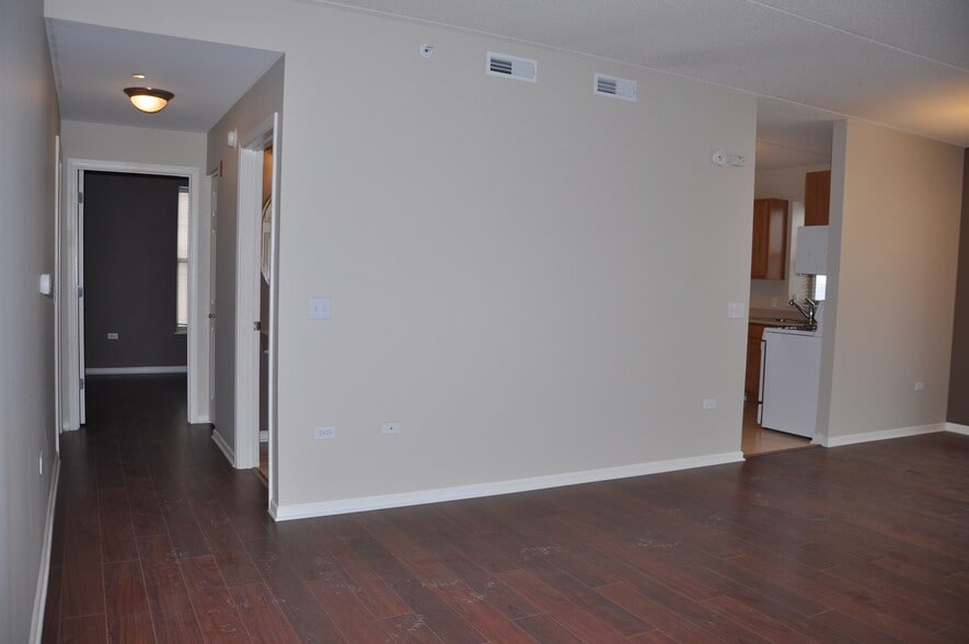 Building Photo - 656 Pearson St