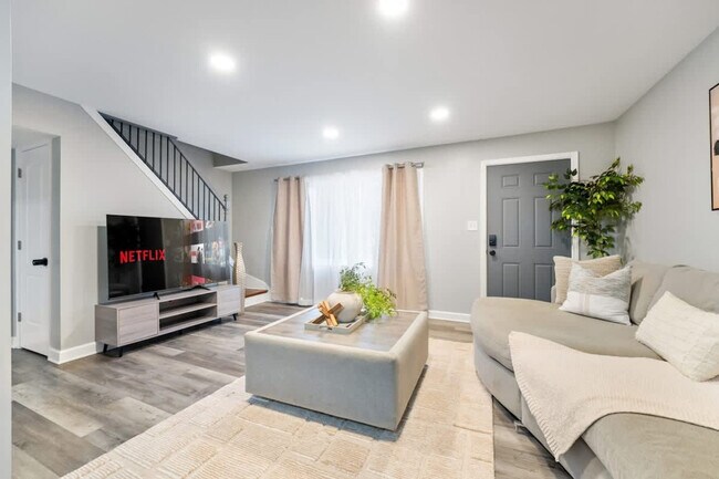 Primary Photo - 5840 81st Pl