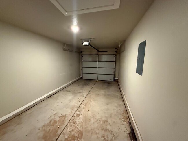 Building Photo - 65 Maverick Dr