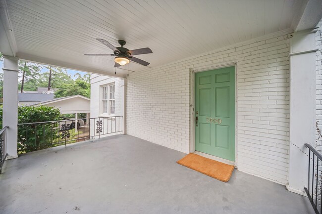 Building Photo - 2bedroom 1 bath