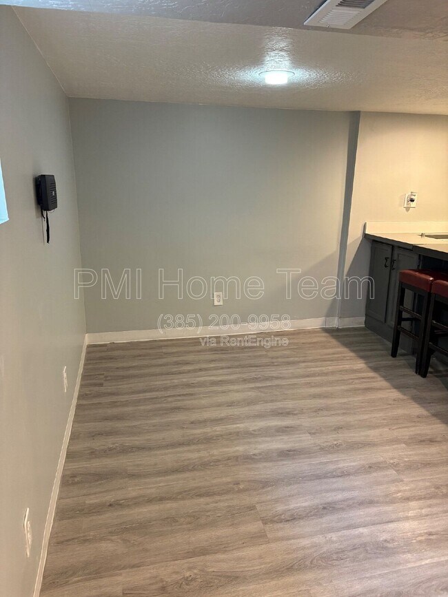 Building Photo - 168 Ross Dr