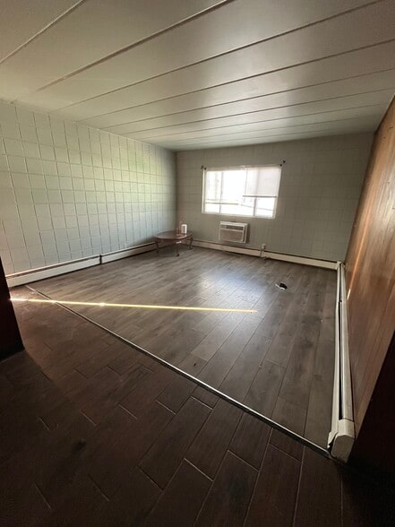 Building Photo - 216 N 4th St