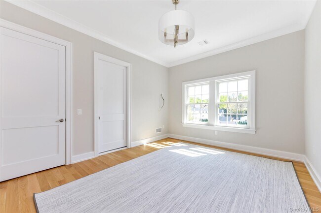 Building Photo - 601 Grist Mill Cir