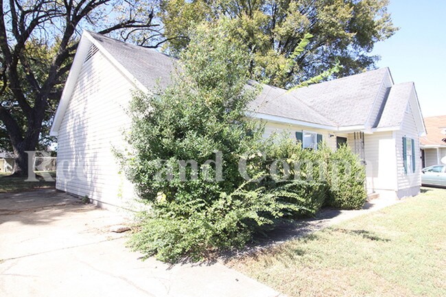 Building Photo - 1411 Florida St