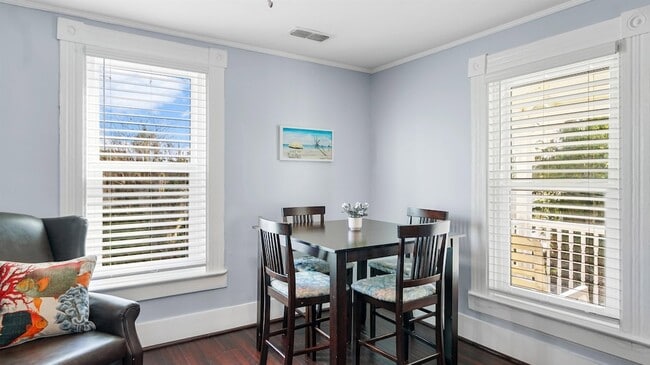 Building Photo - 14 Sanchez Ave