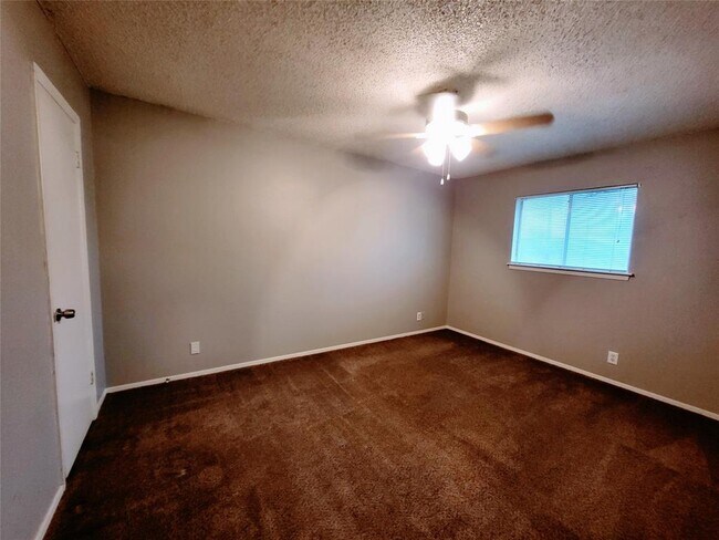 Building Photo - 3429 Willowrun Dr