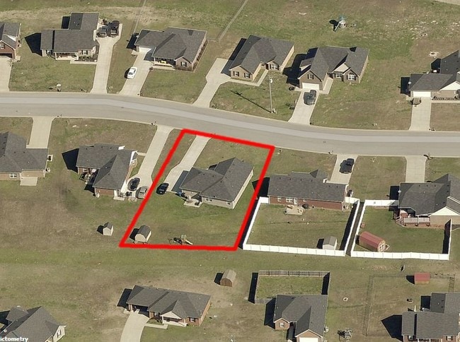 Building Photo - 2676 Delong St