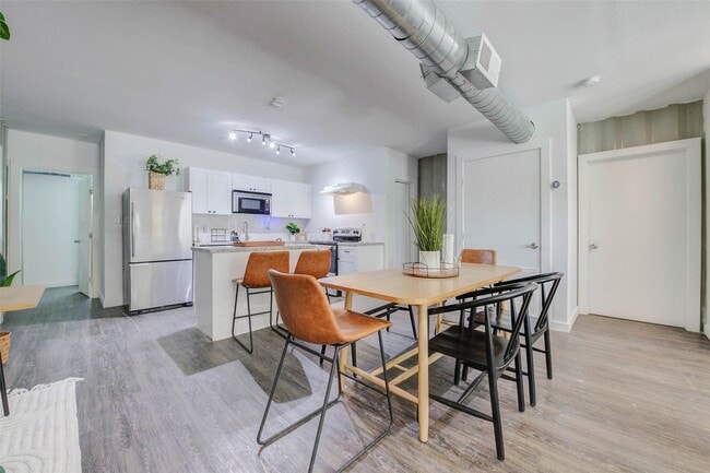 Building Photo - 4014 Dreyfus St
