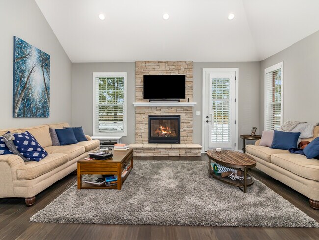 Building Photo - 1635 Castle Lawn Ct